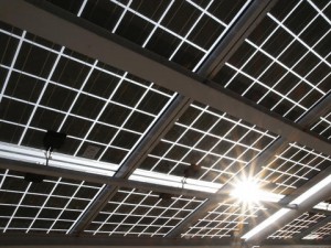 Solaire PV intégré en toiture transparente